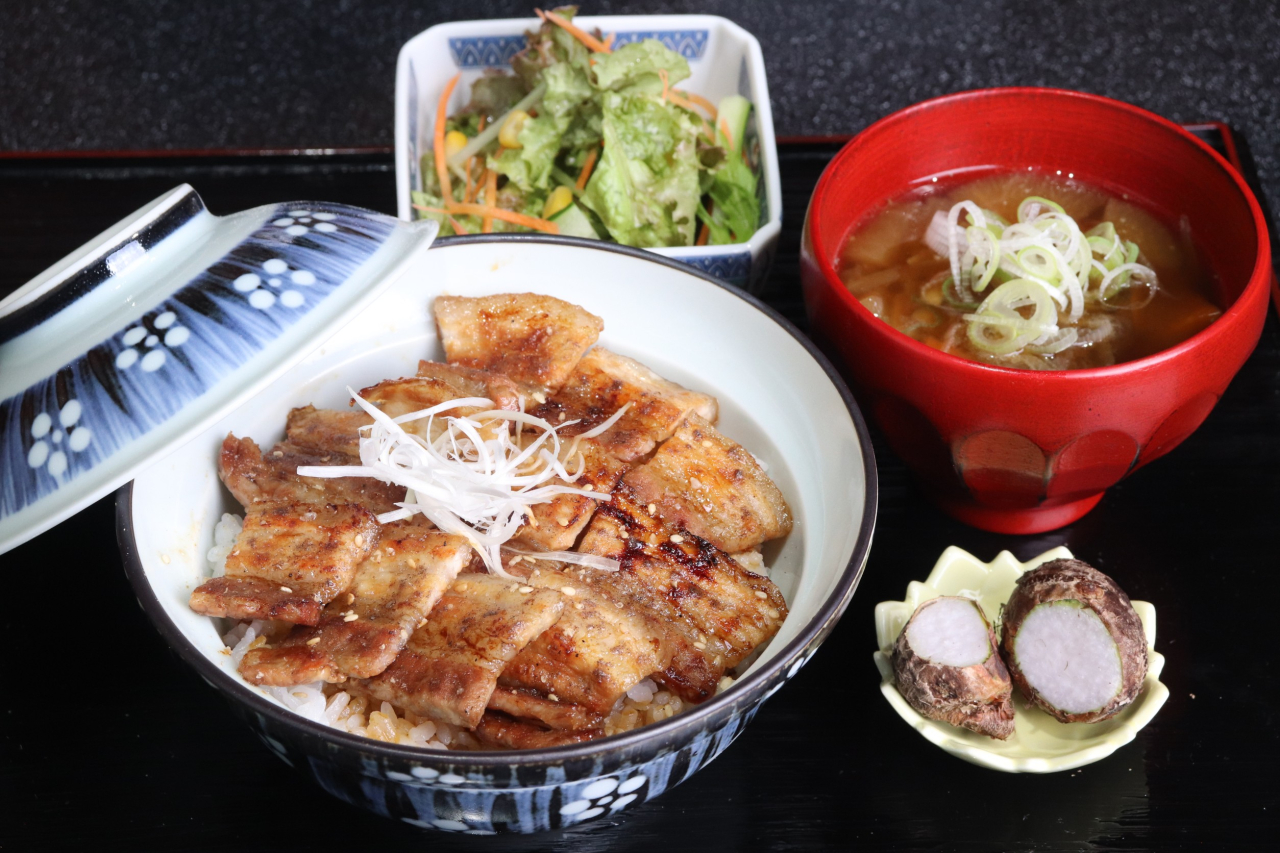 松阪豚丼